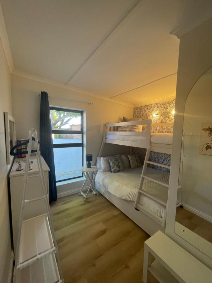Adorable 2 Bedroom Cottage With Spacious Veranda Hermanus Zewnętrze zdjęcie