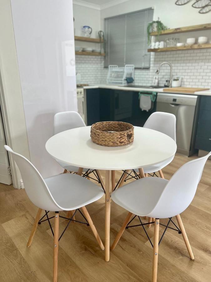 Adorable 2 Bedroom Cottage With Spacious Veranda Hermanus Zewnętrze zdjęcie