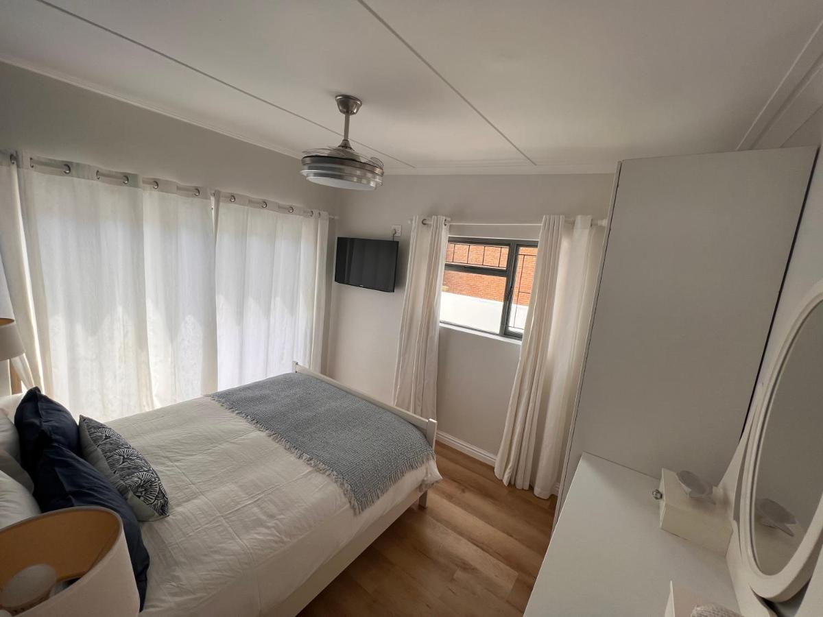 Adorable 2 Bedroom Cottage With Spacious Veranda Hermanus Zewnętrze zdjęcie